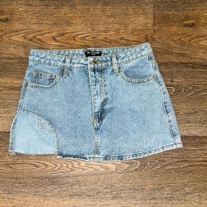 Prettylittlething Petite size 4 micro mini skirt